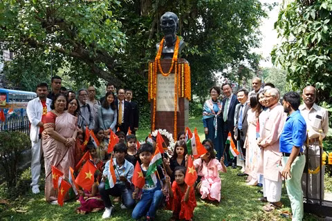 Activités en l’honneur du 132e anniversaire du Président Hô Chi Minh en Inde ảnh 1