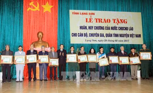 Le Laos salue les contributions des volontaires et experts de Lang Son ảnh 1