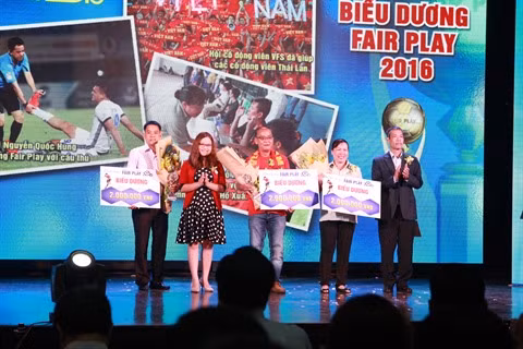 La sélection vietnamienne de futsal remporte le Prix du fair-play 2016 ảnh 1