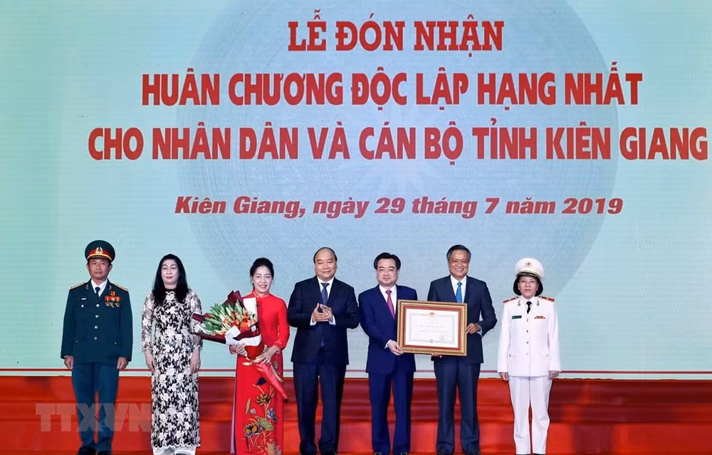 Le PM félicite Kien Giang pour ses efforts en faveur du développement socio économique ảnh 1