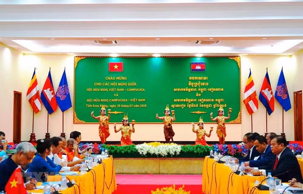 Les Associations d'amitié entre le Vietnam et le Cambodge promeuvent les activités de coopération ảnh 1