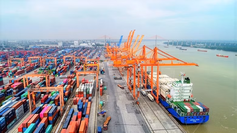 Le Vietnam affiche un excédent commercial de 2,3 milliards d’USD en février ảnh 1