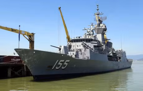 Un navire de la Marine royale australienne à Da Nang ảnh 1