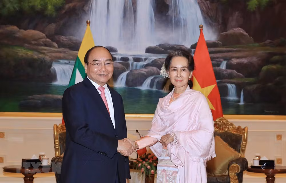 Le PM Nguyen Xuan Phuc termine sa visite officielle au Myanmar ảnh 1