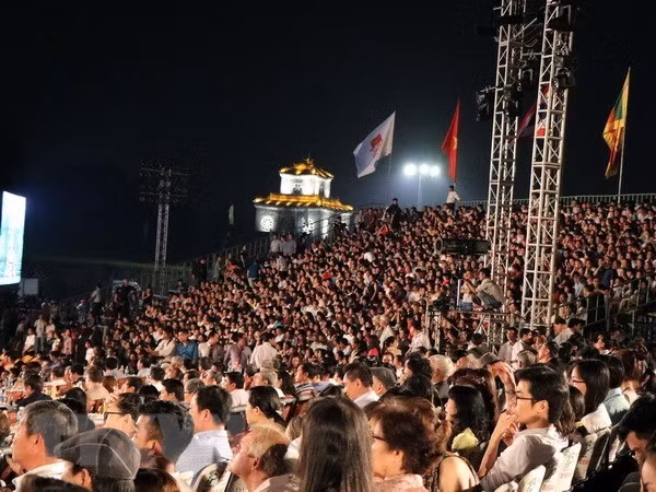 Plus de 21 milliards de dongs inscrits pour financer le Festival de Huê 2020 ảnh 1