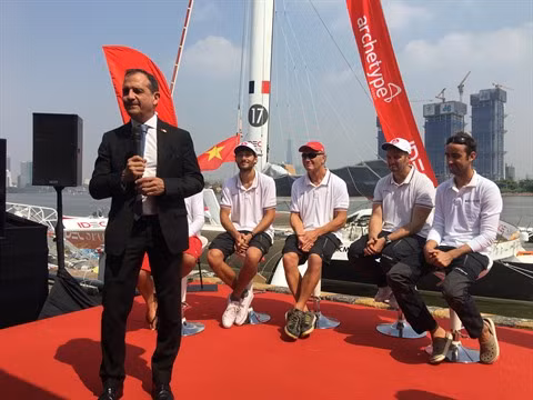 Le voilier le plus rapide du monde a jeté l’ancre à Hô Chi Minh-Ville ảnh 2