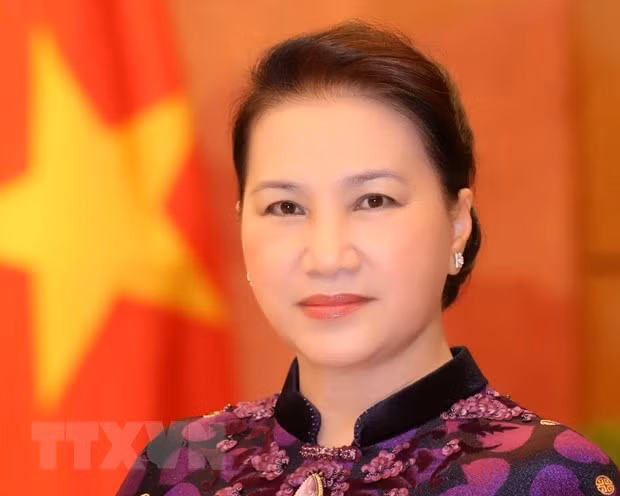 La présidente de l’AN Nguyên Thi Kim Ngân part pour la Russie et la Biélorussie ảnh 1