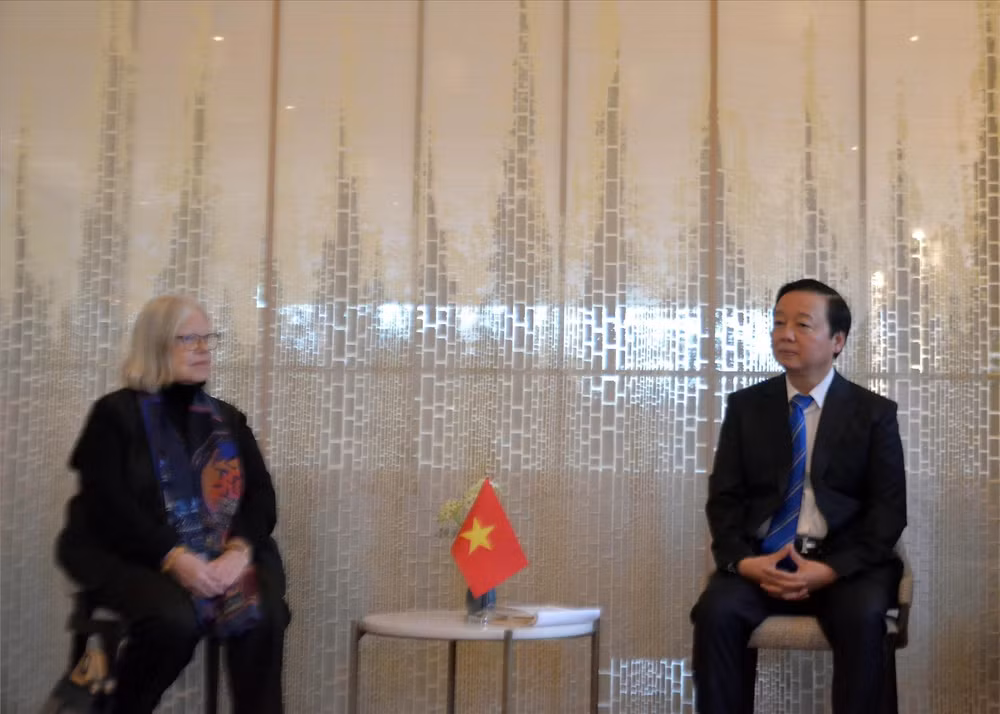 Activités du vice-Premier ministre Tran Hong Ha en Suisse ảnh 1