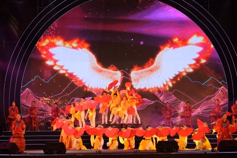 Lancement officiel du festival du tourisme de la mer de Ha Tinh 2023 ảnh 1