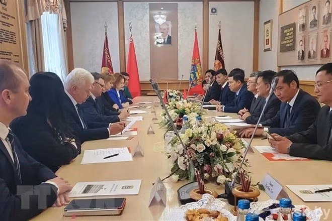L’oblast biélorusse de Minsk prêt à coopérer avec la province de Hung Yen ảnh 1