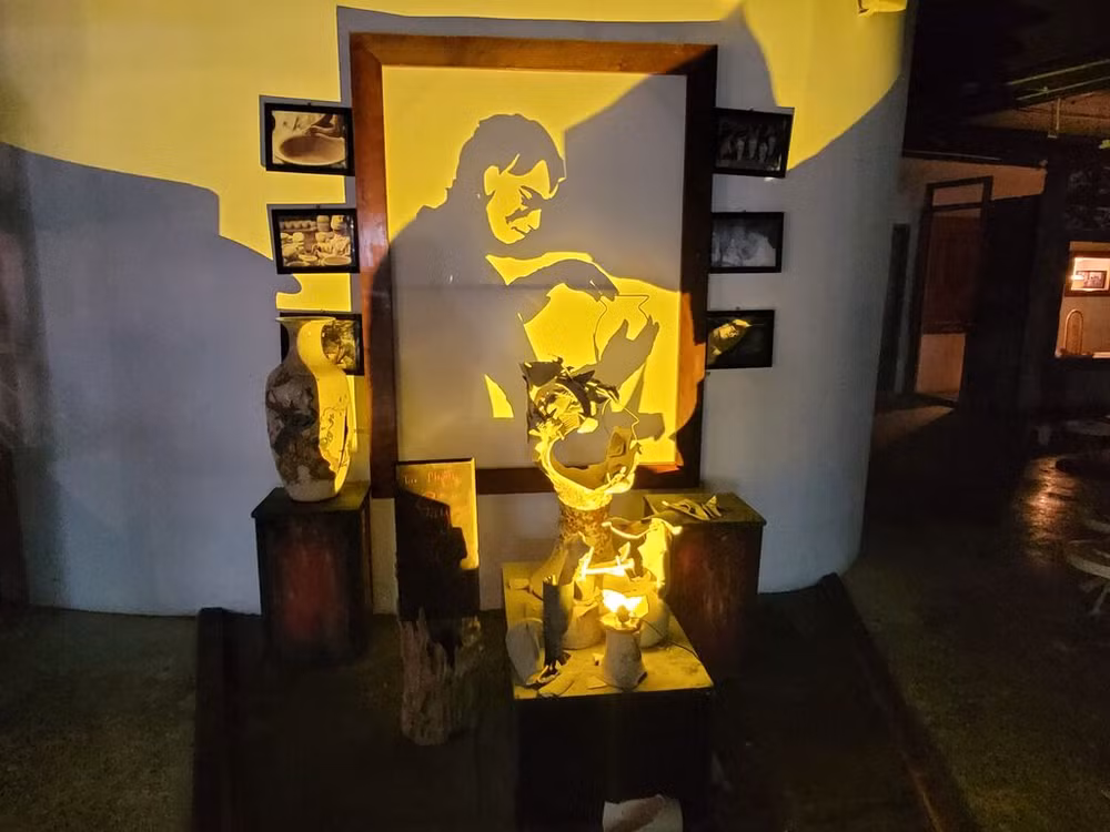 Le jeune homme qui sculpte des ombres ảnh 2