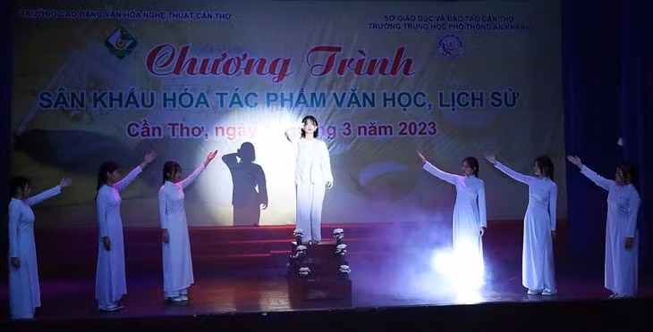 Cân Tho: Quand des œuvres littéraires et historiques sont adaptées au théâtre ảnh 2