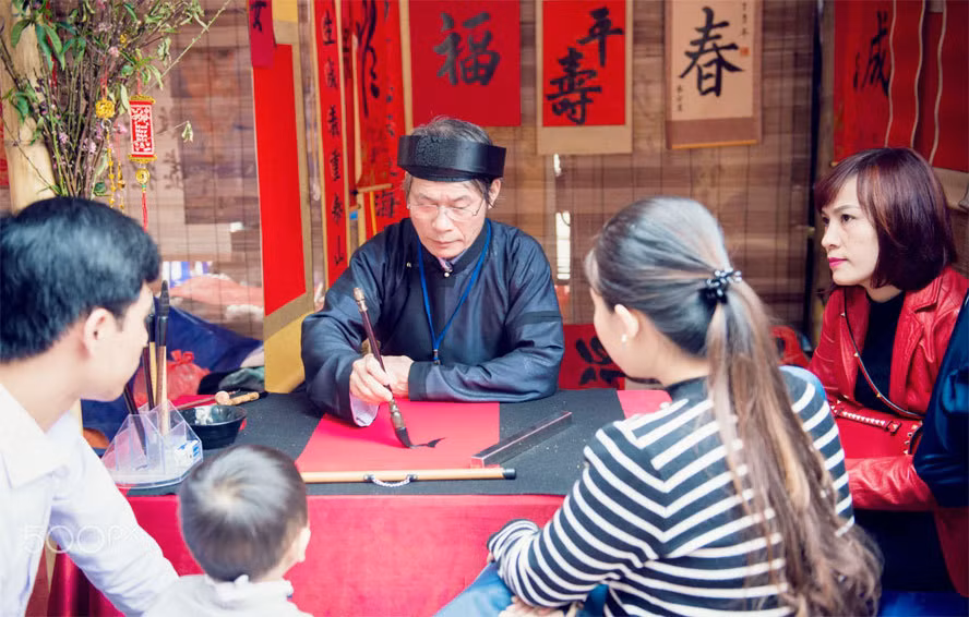 Le Festival printanier de la calligraphie de Hanoï revient après deux ans d'interruption ảnh 1