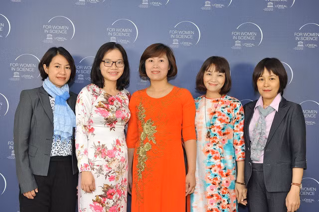 Remise du prix l’Oréal-UNESCO pour les Femmes et la Science 2017 ảnh 1