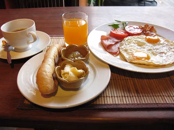 Le petit-déjeuner au Vietnam parmi les plus chers du monde ảnh 1