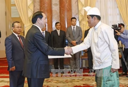 Le président Tran Dai Quang salue de nouveaux ambassadeurs ảnh 3