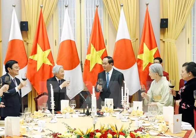 Banquet d'État en l'honneur de l'empereur japonais Akihito et l'impératrice Michiko ảnh 1