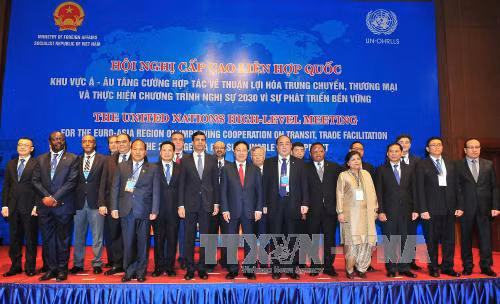 Renforcement de la coopération internationale pour aider les pays sans littoral ảnh 1