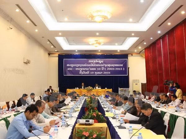 Bilan des dix ans de coopération pour le développement de la zone frontalière Laos-Vietnam ảnh 1