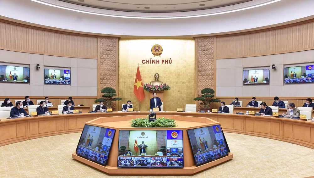 Le PM préside une réunion sur la construction des rocades à Hanoi et Ho Chi Minh-Ville ảnh 2