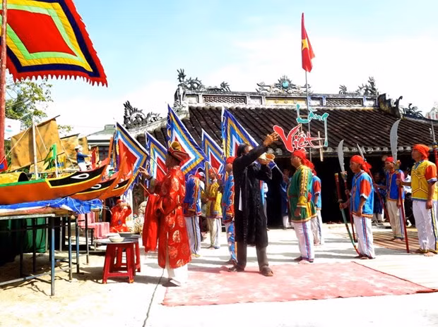Quang Ngai: Cérémonie en mémoire de la Flottille de Hoàng Sa ảnh 1