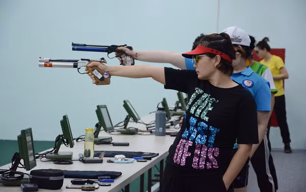 Le Vietnam se classe premier lors du tournoi de tir pour se préparer aux SEA Games 31 ảnh 2
