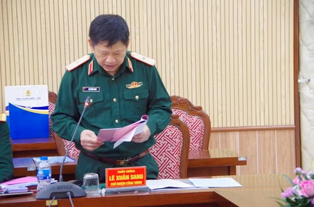 Réception d’un ouvrage sur les relations de défense Vietnam-Cuba ảnh 1