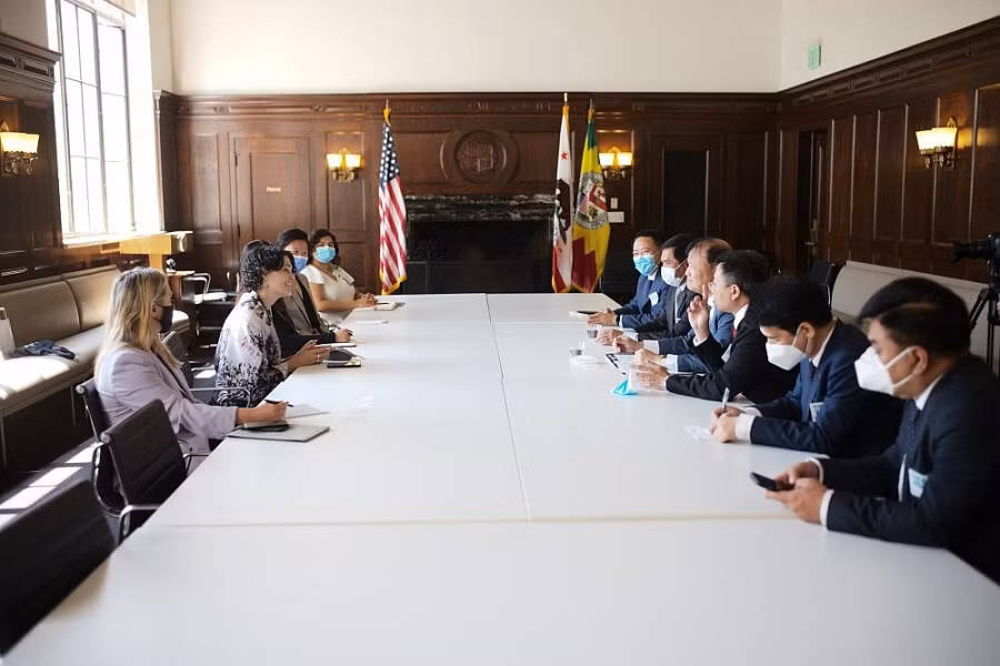 Promouvoir la coopération commerciale entre le Vietnam et Los Angeles ảnh 1
