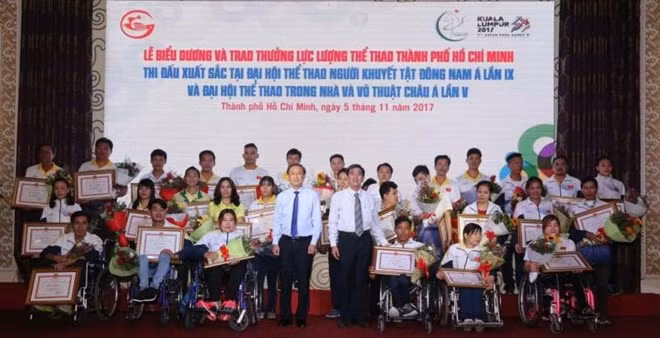 Hô Chi Minh-Ville honore des athlètes exceptionnels ảnh 1