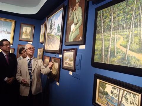 Une exposition en l’honneur du centenaire de la Révolution d’Octobre russe à Hanoi ảnh 1