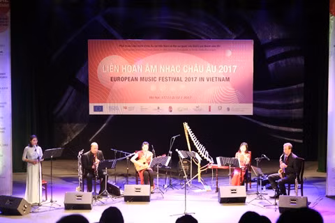 Quintet Inattendu conjugue les cultures orientale et occidentale à Hanoi ảnh 1