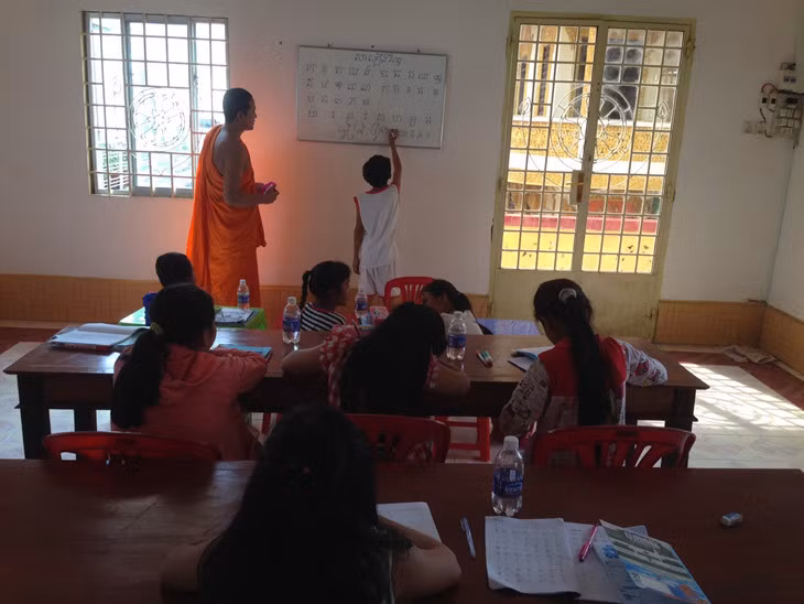 À Cân Tho, un cours de khmer pas comme les autres ảnh 1