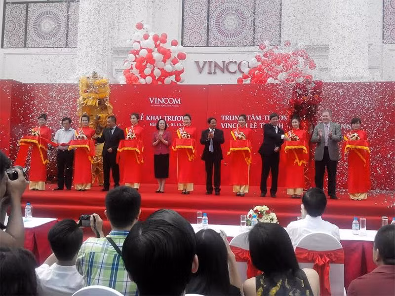 Inauguration d'un centre commercial Vincom à Hai Phong ảnh 1