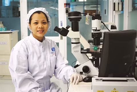 Jeunes femmes scientifiques : elles aiment la recherche et la vie ! ảnh 1