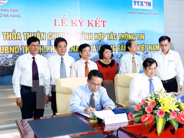 VNA et Da Nang signent une convention de coopération dans l'information ảnh 1