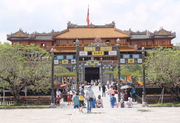 Huê remporte trois prix du tourisme de l'ASEAN en 2021 ảnh 1