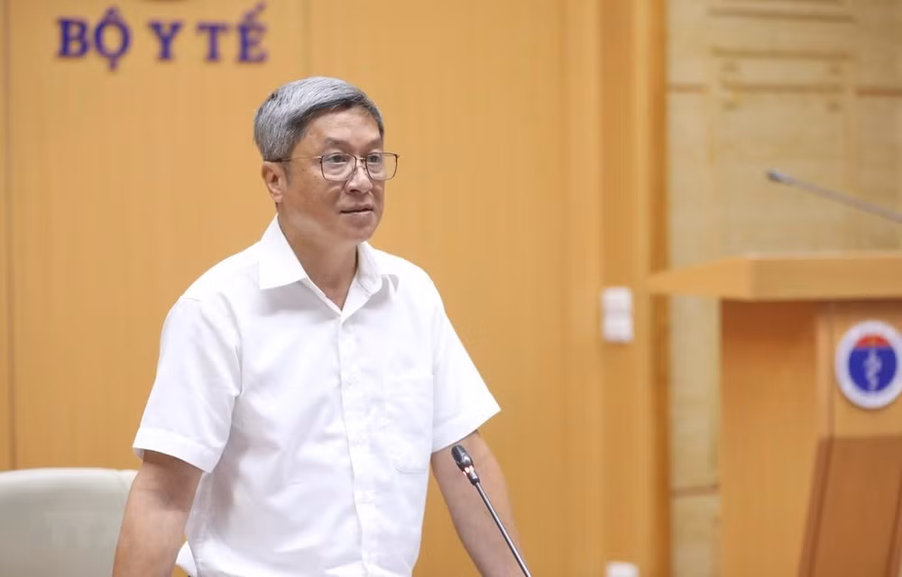 Le vice-ministre de la Santé Nguyen Truong Son reçoit une réprimande pour des actes répréhensibles ảnh 1