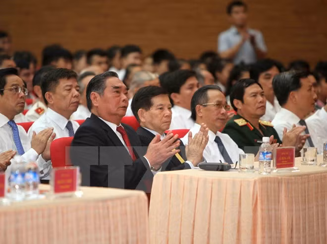 Meeting célébrant le 85e anniversaire du mouvement Xo Viet Nghe Tinh ảnh 1