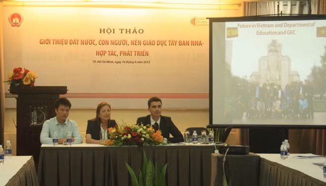 De nombreuses opportunités d'études en Espagne pour les élèves de HCM-Ville ảnh 1