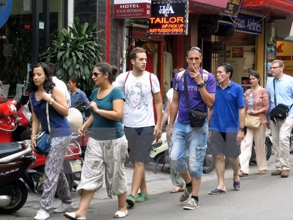 Septembre: hausse du nombre de touristes étrangers au Vietnam ảnh 1