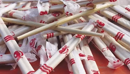 Le Vietnam enquête sur l'affaire des baguettes jetables toxiques ảnh 1