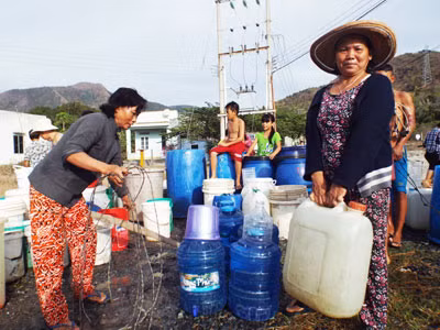 Khanh Hoa met les moyens pour alimenter en eau ses insulaires ảnh 2