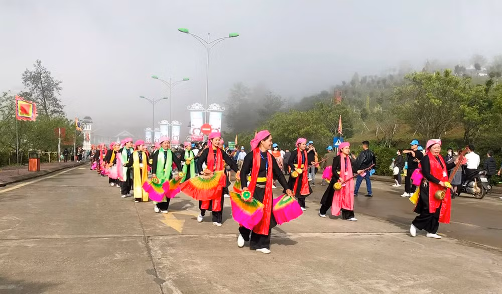 Lao Cai propose de nombreux produits pour séduire les touristes pendant les congés du 30 avril-1er mai ảnh 1