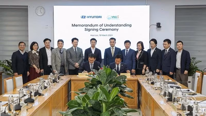 L’Université nationale du Vietnam, à Hanoi et Huyndai Motor signent un accord de formation ảnh 1