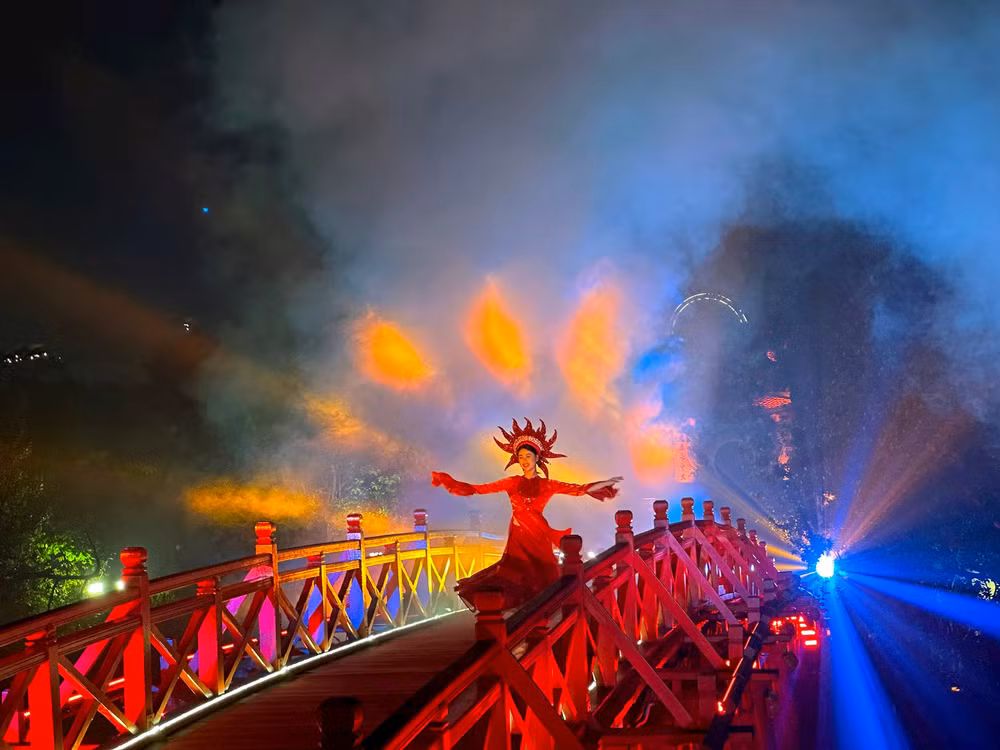 À Hanoi, voyage presque au bout de la nuit au temple Ngoc Son ảnh 3