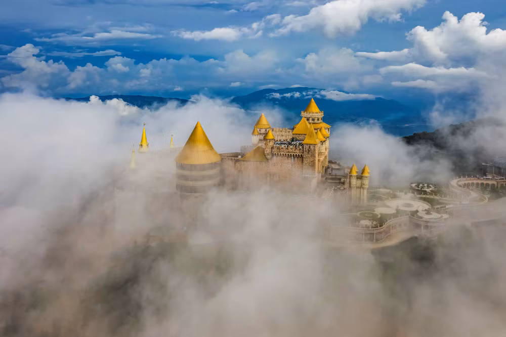 Le journal britannique Express vante la beauté des Ba Na Hills ảnh 2