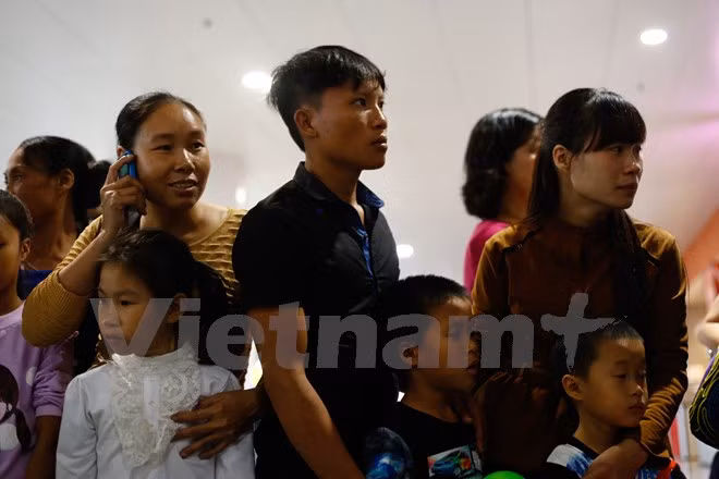 Retour au Vietnam des trois marins retenus par des pirates somaliens ảnh 1