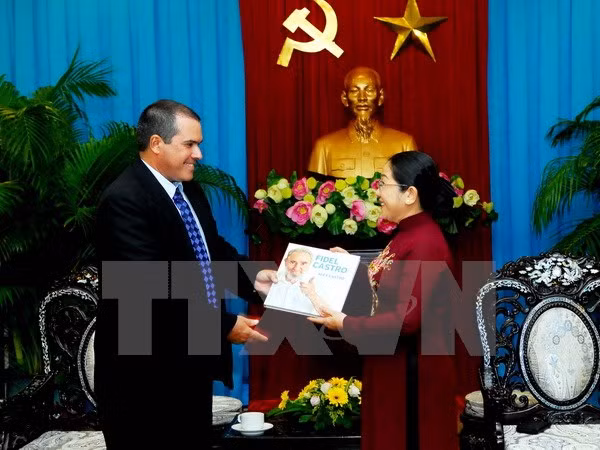 Une délégation de l'agence cubaine de presse Prensa Latina à Ho Chi Minh-Ville ảnh 1