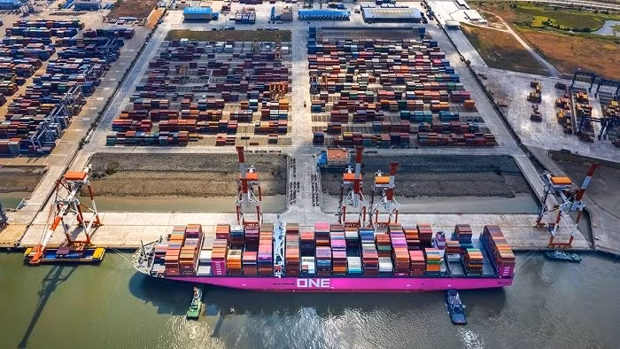 Le Vietnam au 5e rang dans le classement de la connectivité commerciale mondiale en 2020 ảnh 1