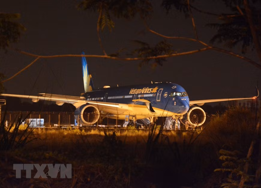 Da Nang reçoit 57 citoyens vietnamiens de retour de l’Italie ảnh 1